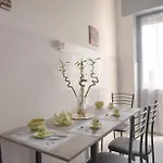 Helichrysum Hospitality Ampio Trilocale Di 85mq Nel Centro Storico Di * Olbia