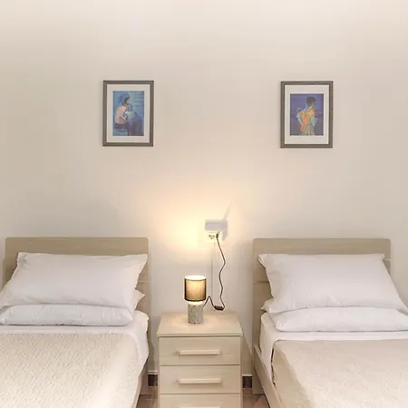 Helichrysum Hospitality 85mq Relax Nel Centro Di أولبيا