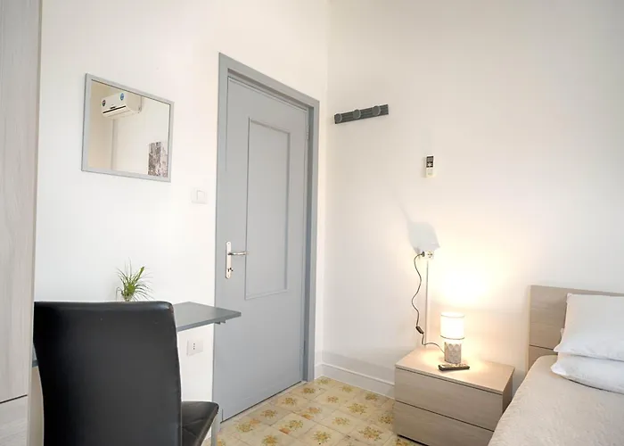 Helichrysum Hospitality Ampio Trilocale Di 85mq Nel Centro Storico Di オルビア